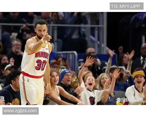 勇士与快船2016年对决回顾精彩瞬间与赛季亮点分析 勇士与快船2016年对决回顾精彩瞬间与赛季亮点分析